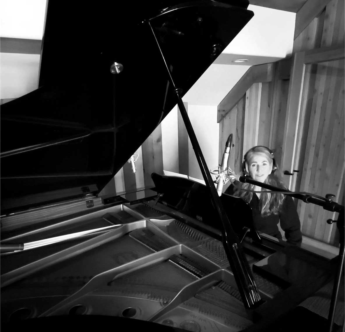 Robbie Kaye Piano JJ Studio